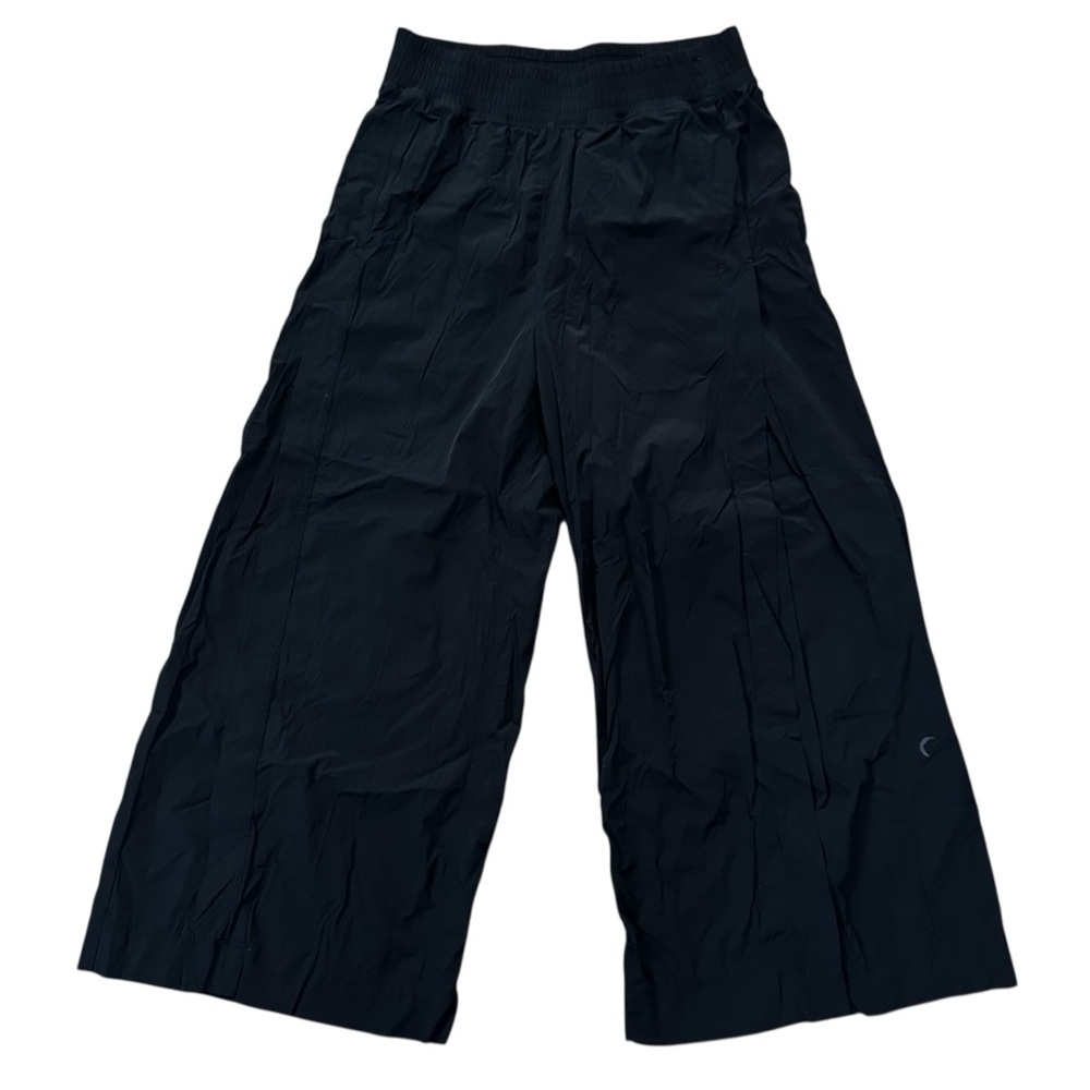 Cropped Wide-Leg Ankle Pants in Black